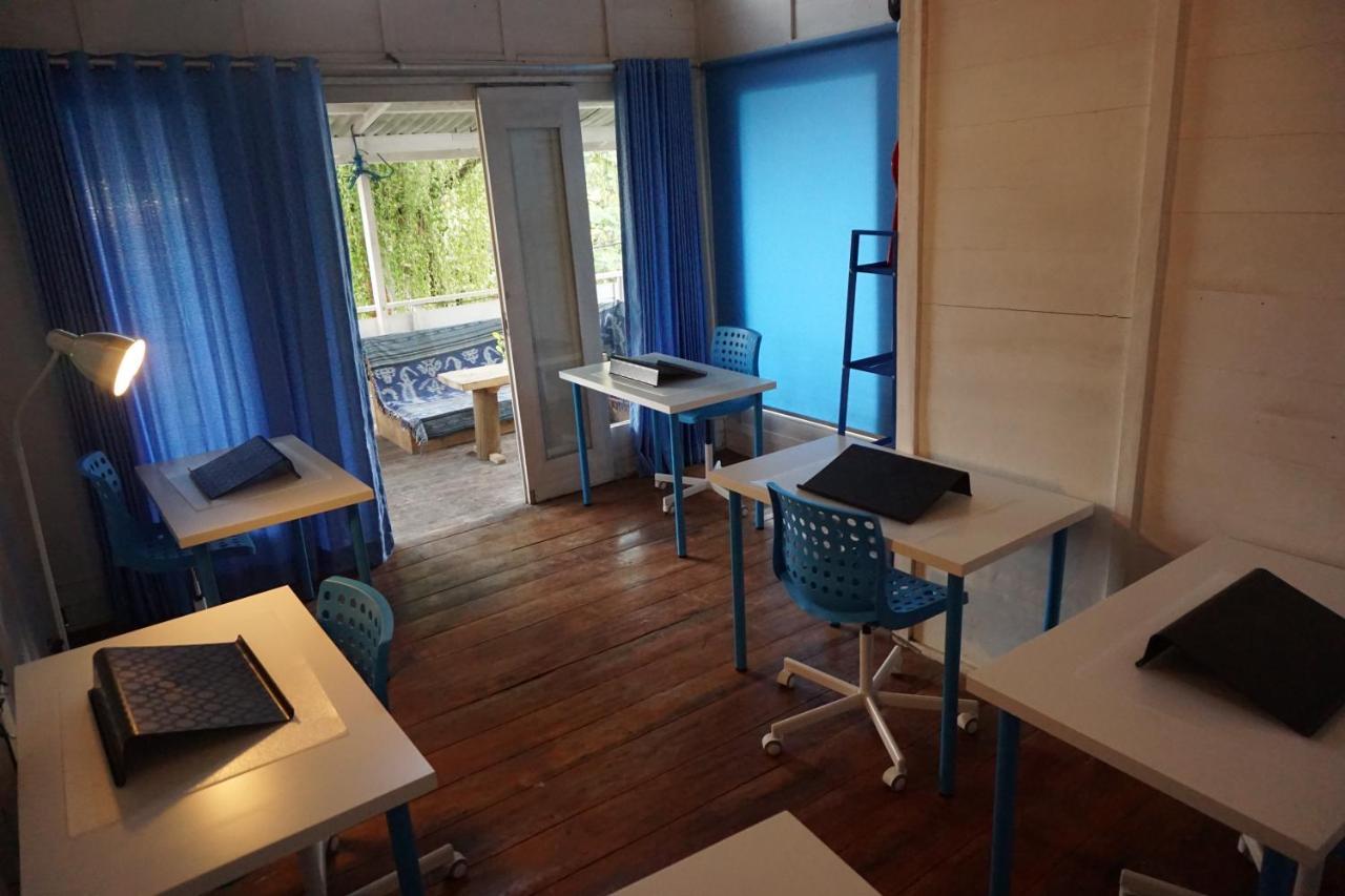 Salon De Nomad Gili T. Bed & Breakfast Gili Trawangan Exterior photo