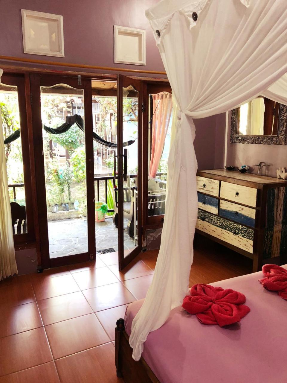 Salon De Nomad Gili T. Bed & Breakfast Gili Trawangan Exterior photo