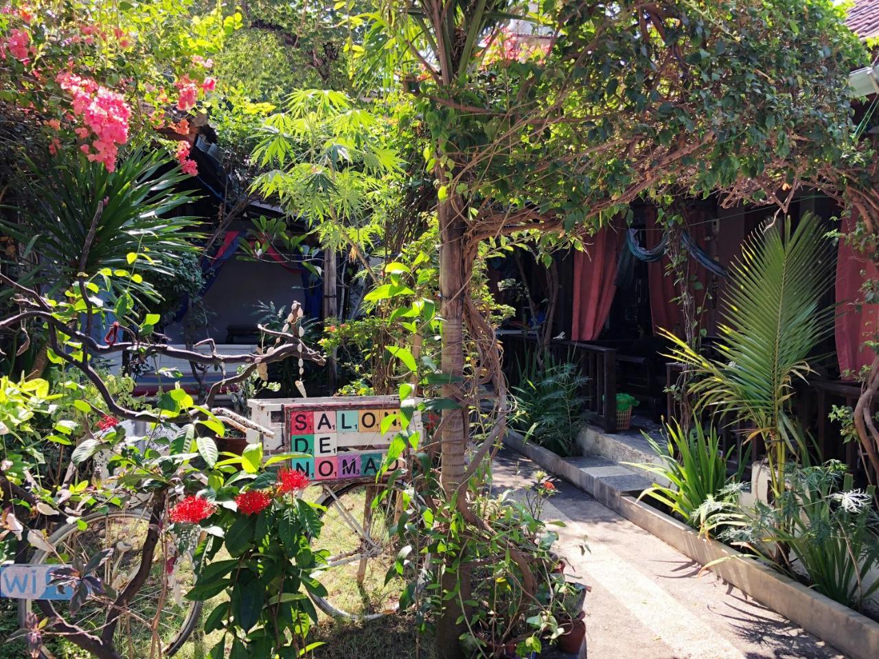 Salon De Nomad Gili T. Bed & Breakfast Gili Trawangan Exterior photo
