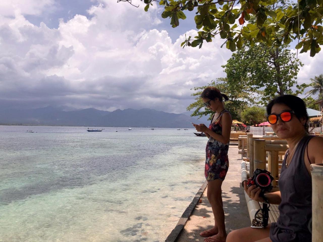 Salon De Nomad Gili T. Bed & Breakfast Gili Trawangan Exterior photo