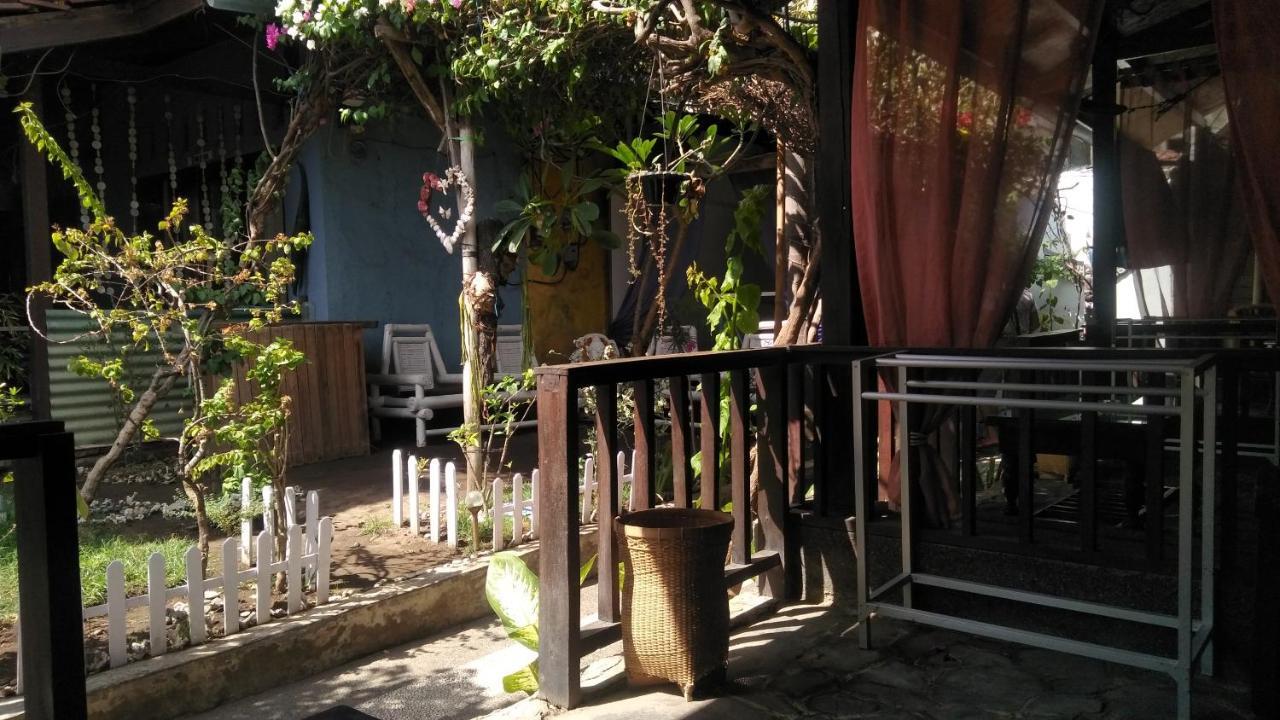 Salon De Nomad Gili T. Bed & Breakfast Gili Trawangan Exterior photo