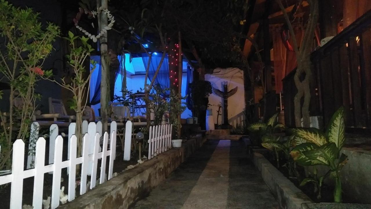 Salon De Nomad Gili T. Bed & Breakfast Gili Trawangan Exterior photo