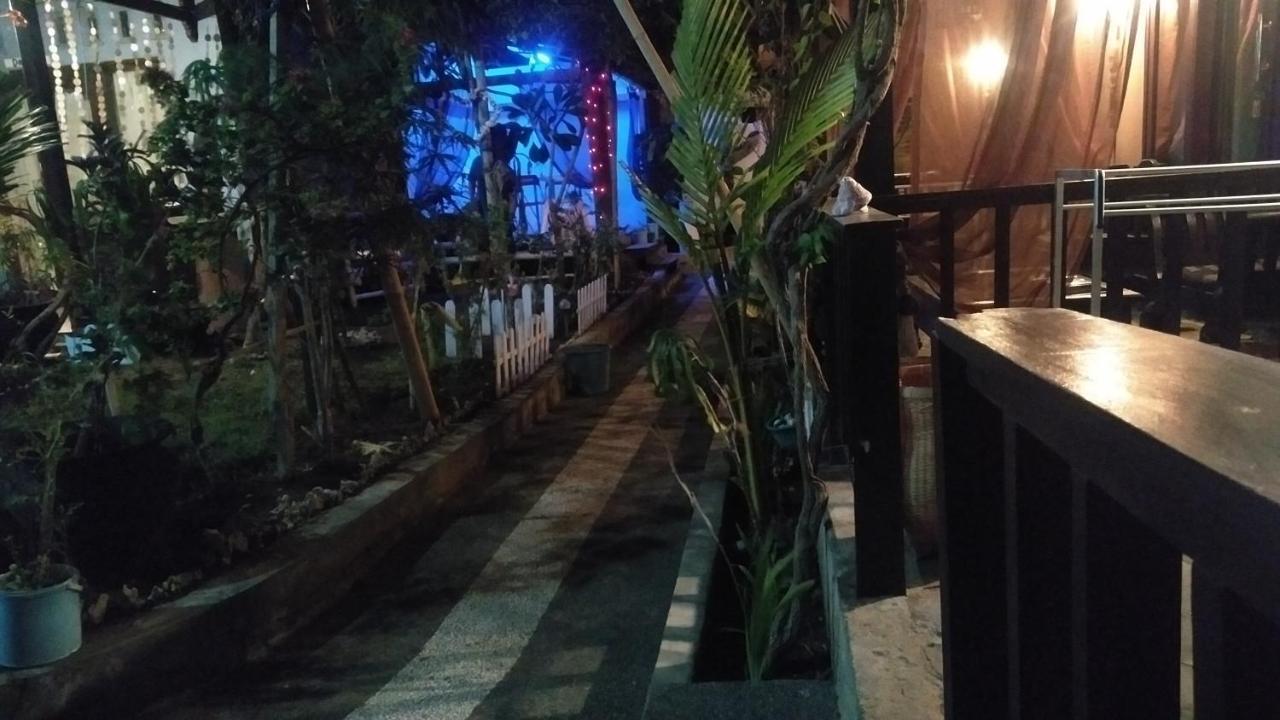 Salon De Nomad Gili T. Bed & Breakfast Gili Trawangan Exterior photo