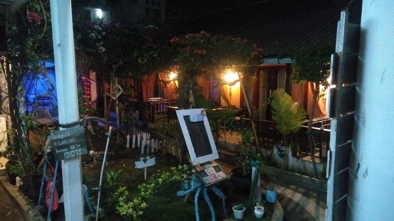 Salon De Nomad Gili T. Bed & Breakfast Gili Trawangan Exterior photo